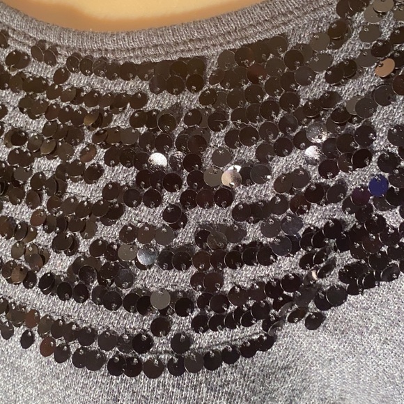 AERIE - grey short slv sweater w black sequins around the neck & shoulders - M - Picture 11 of 16